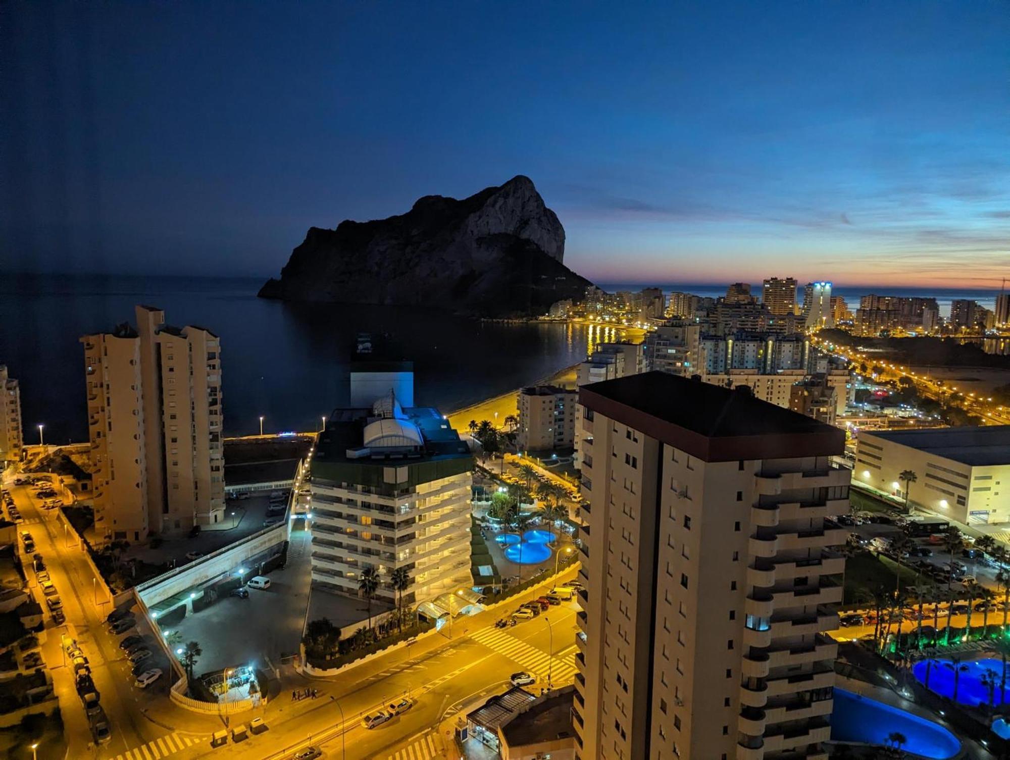 100 M From Fossa Beach In Calp Exterior foto
