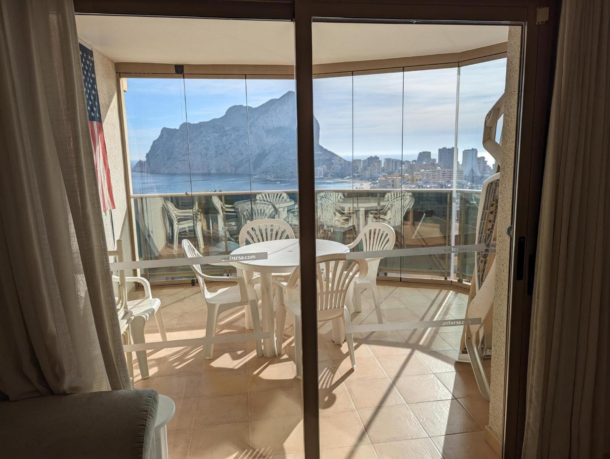 100 M From Fossa Beach In Calp Exterior foto
